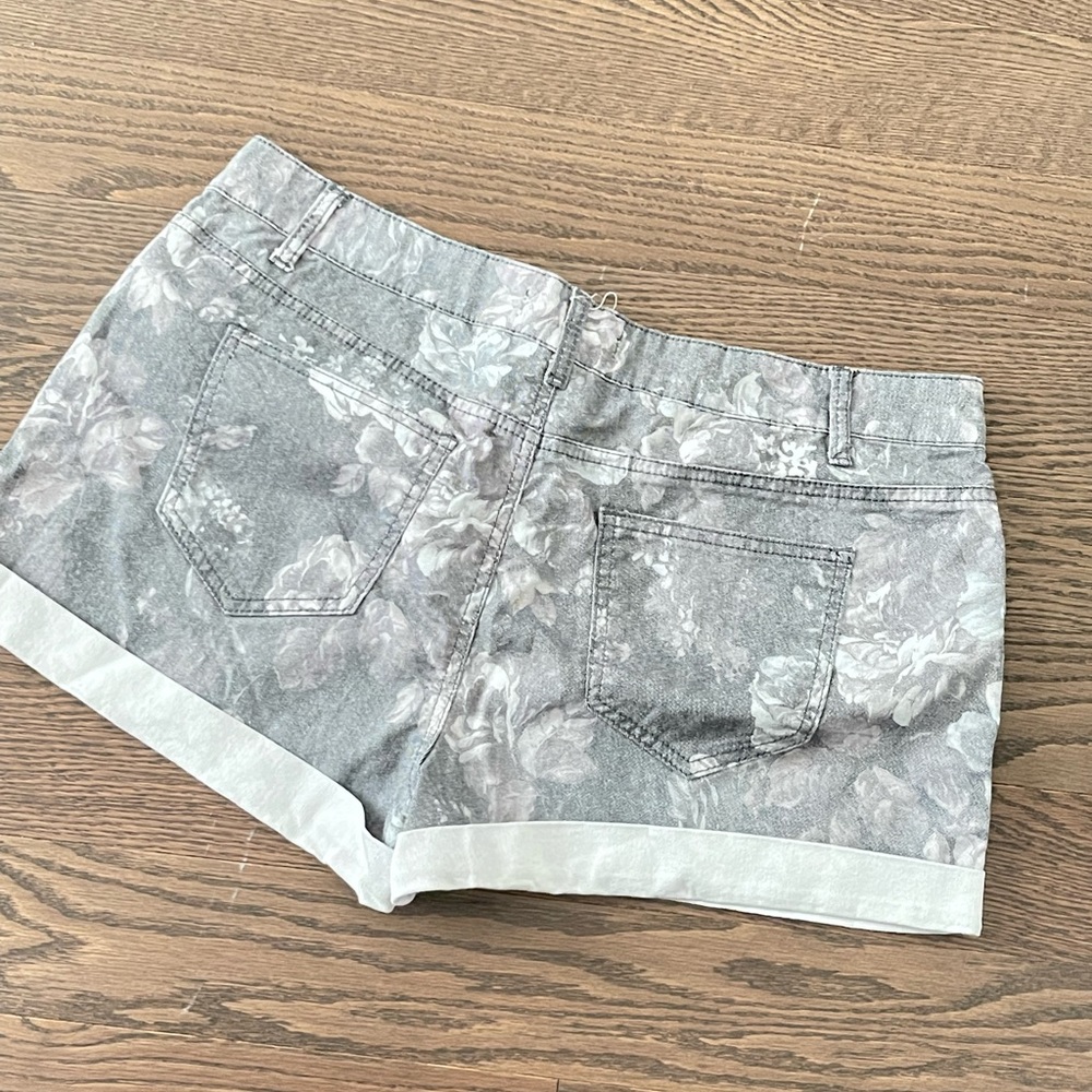 Floral print shorts